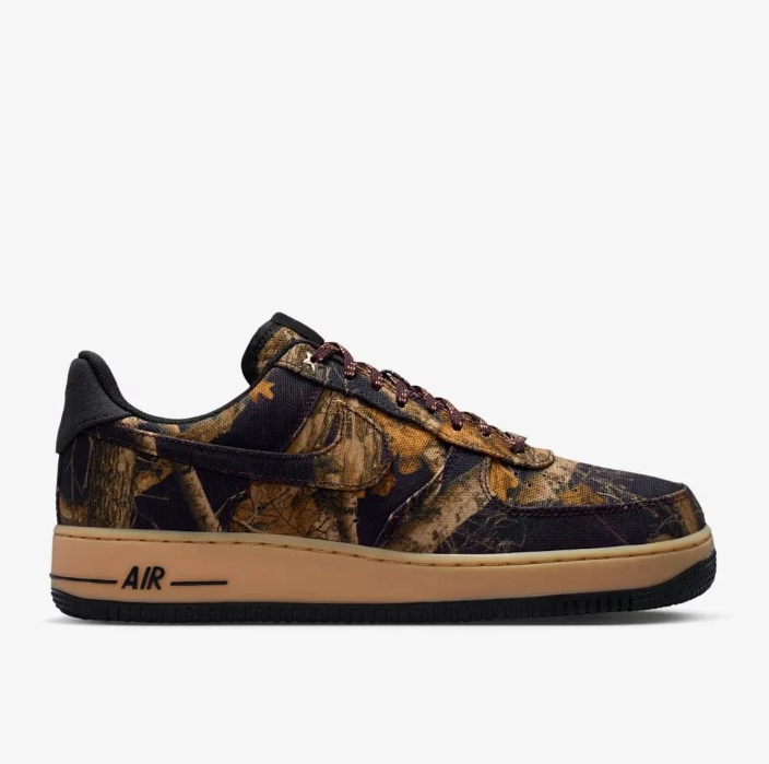 Nike Air Force 1 Low-Top Sneakers with Woodland Camo Print
